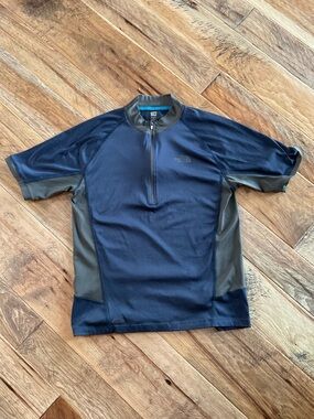 The North Face Men’s Navy and Gray Short-Sleeve Swim Rash Guard